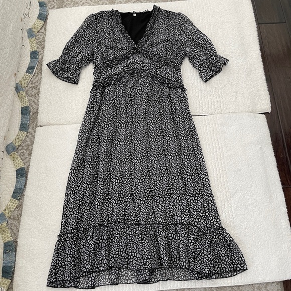 Leopard Print Midi Dress Womens L Lined V Neck Ruffles Short Sleeve - Picture 7 of 14